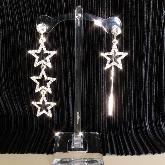 Vintage Jewelry - Rhinestoned star drop earring in silver Vintage Jewelry - Rhinestoned star drop earring in silver